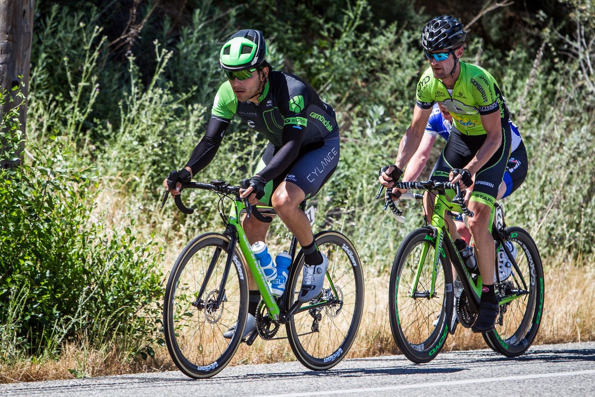 A chase group goes after the break