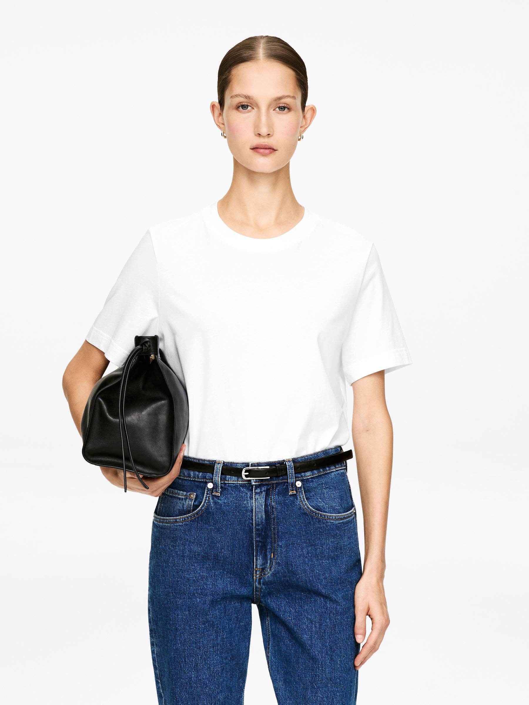 Lily Signature T-Shirt &amp;ndash; White &amp;ndash; Women &amp;ndash; Arket Gb