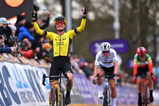 Marianne Vos beat Lotte Kopecky to win Omloop Het Nieuwsblad