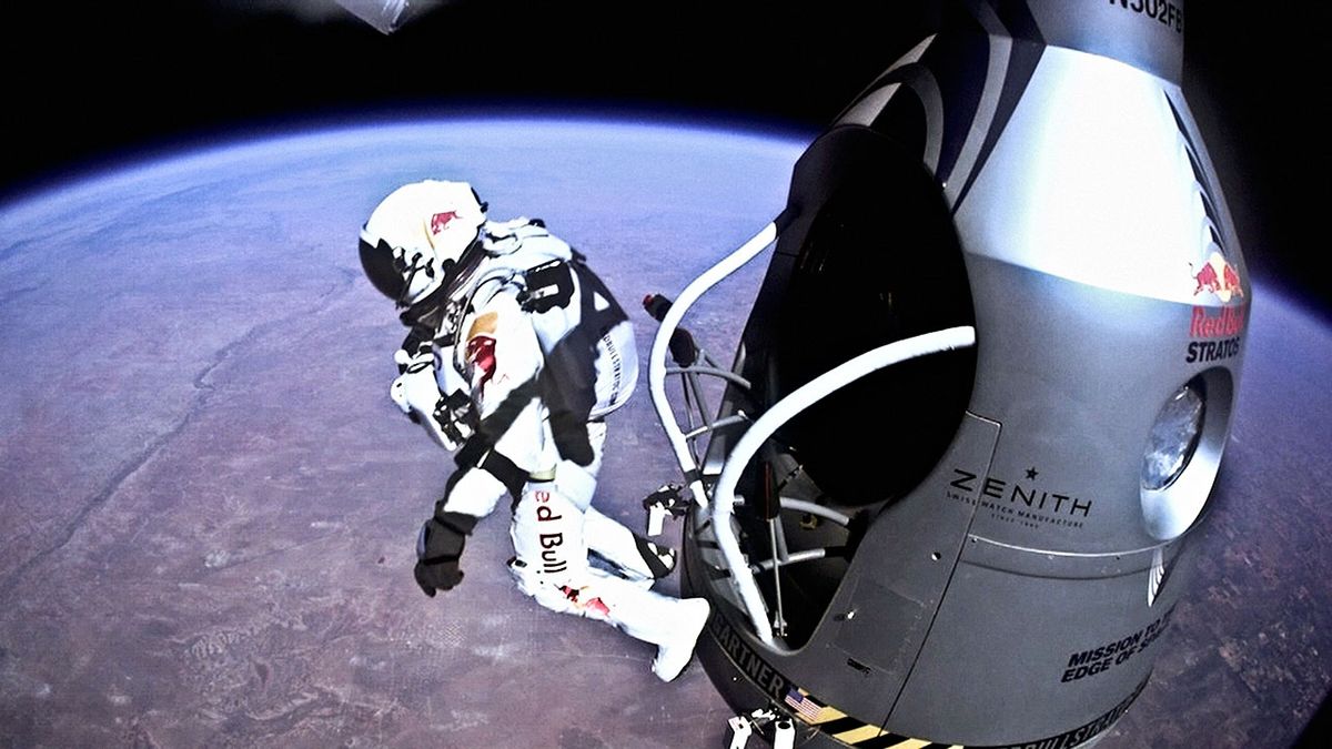 Skydiver Felix Baumgartner Celebrates Supersonic 'Space Jump