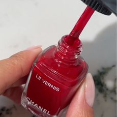 @iramshelton - Chic Red Nail Desigsn