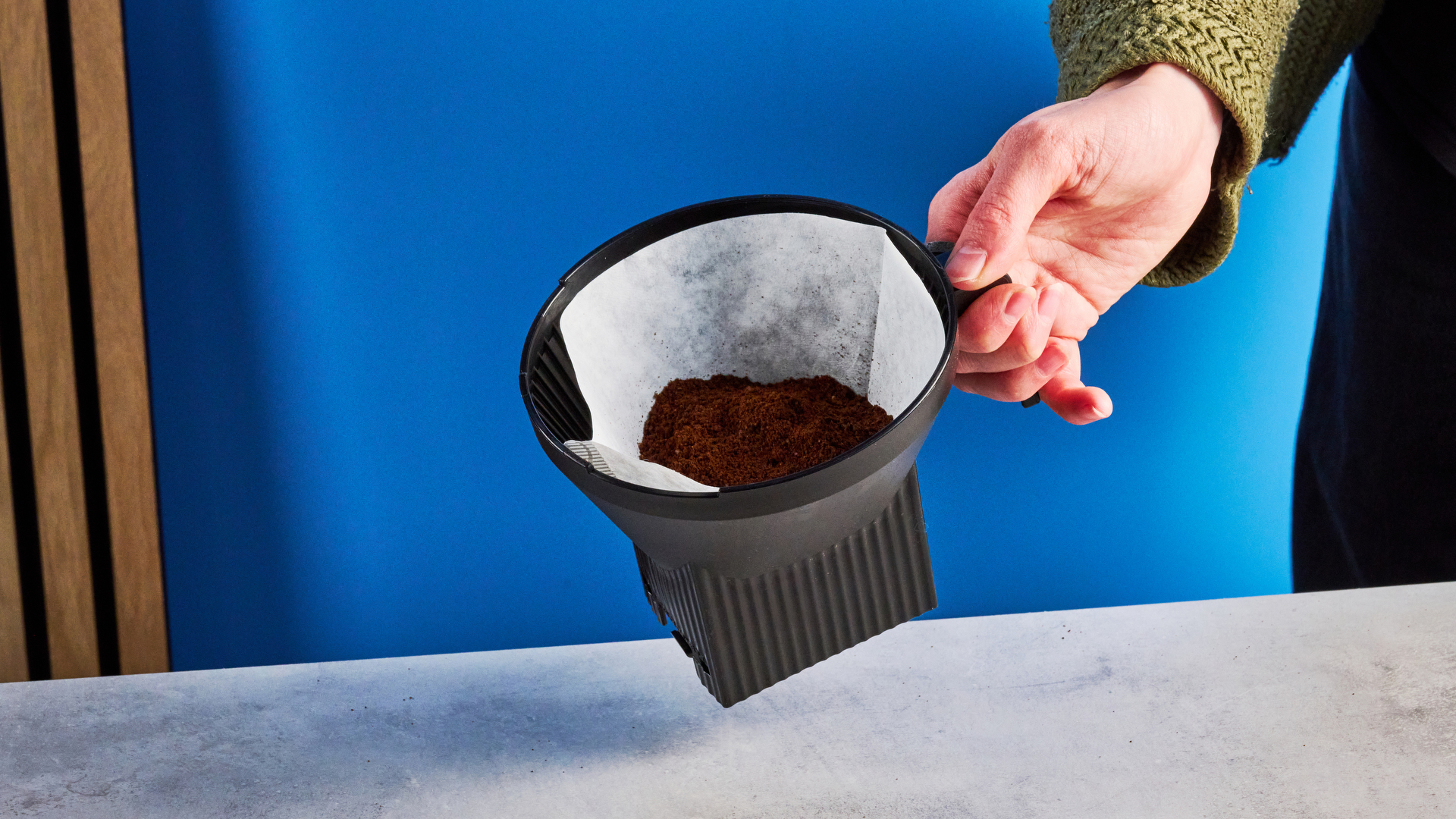 the technivorm moccamaster kgbv select in pink photographed against the blue tom's guide background