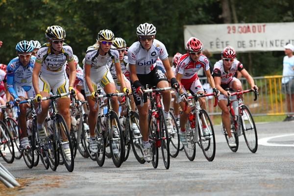Previous winner, Noemi Cantele (Bigla Cycling Team), leads the bunch on the first lap.