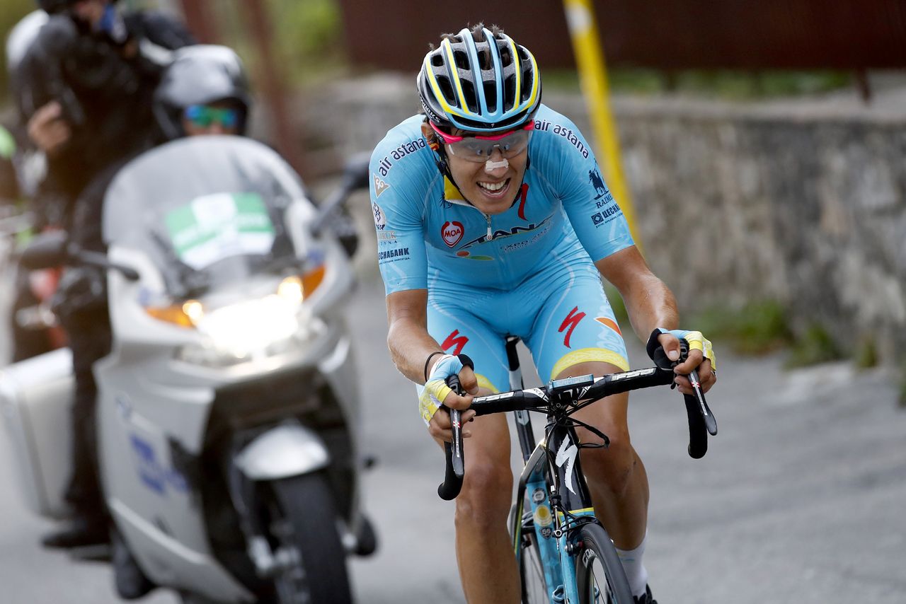 Diego Rosa (Astana) bridged to the breakaway