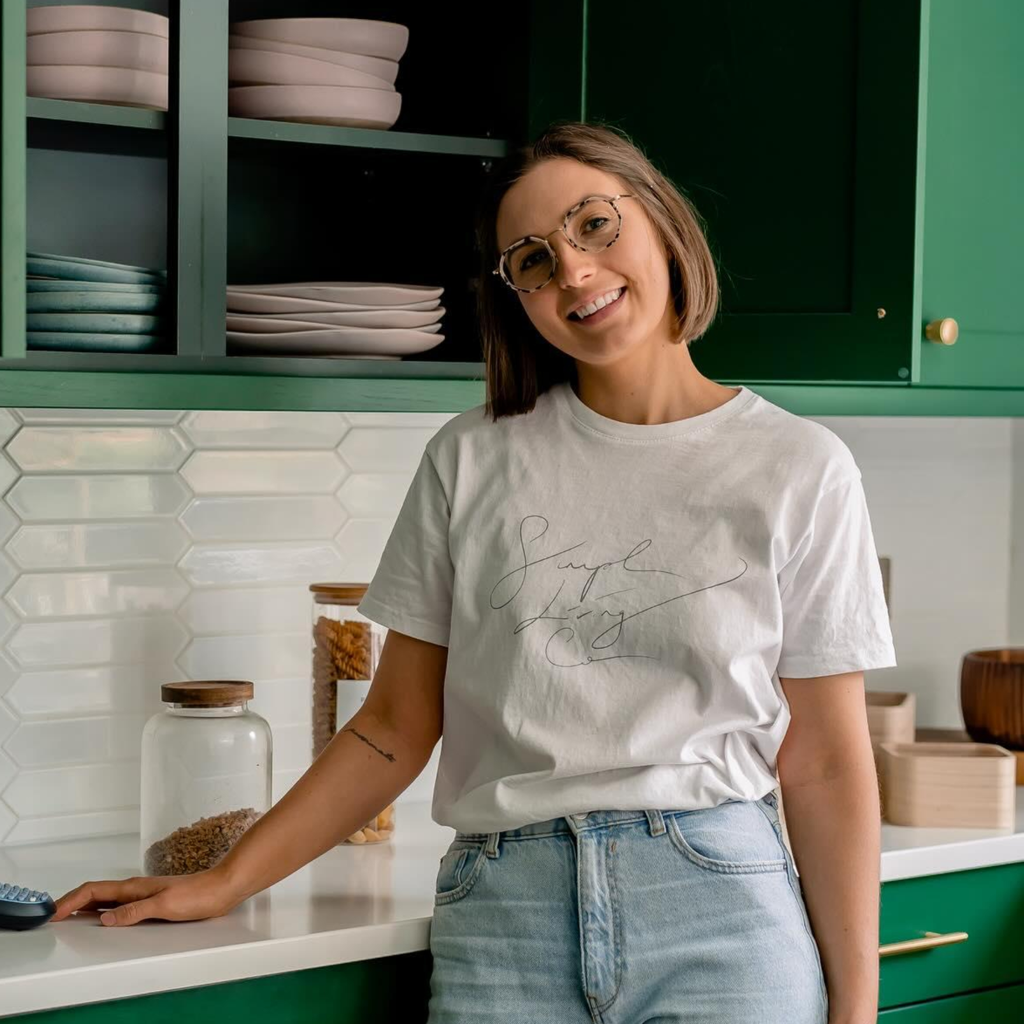 headshot of decluttering expert Shannon Murphy