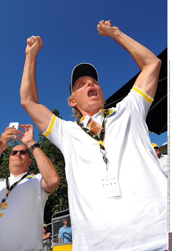 Oleg Tinkov celebrates Mick Rogers' stage win