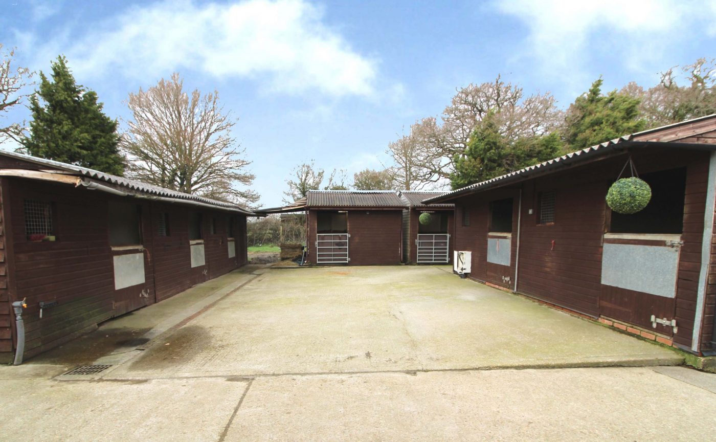 Furzefield-Farm-8-scaled-e1587480028916.jpg