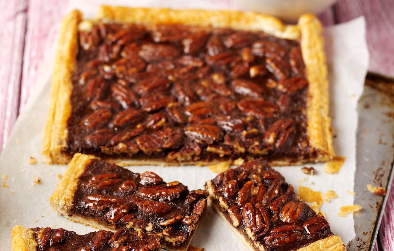 Pecan-and-chocolate-tart