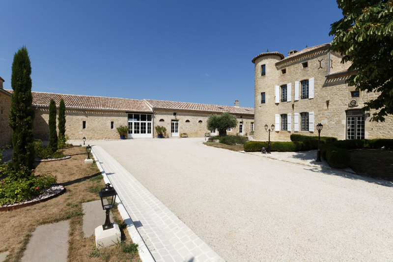Restored ch&amp;acirc;teau in the Entre-deux-Mers