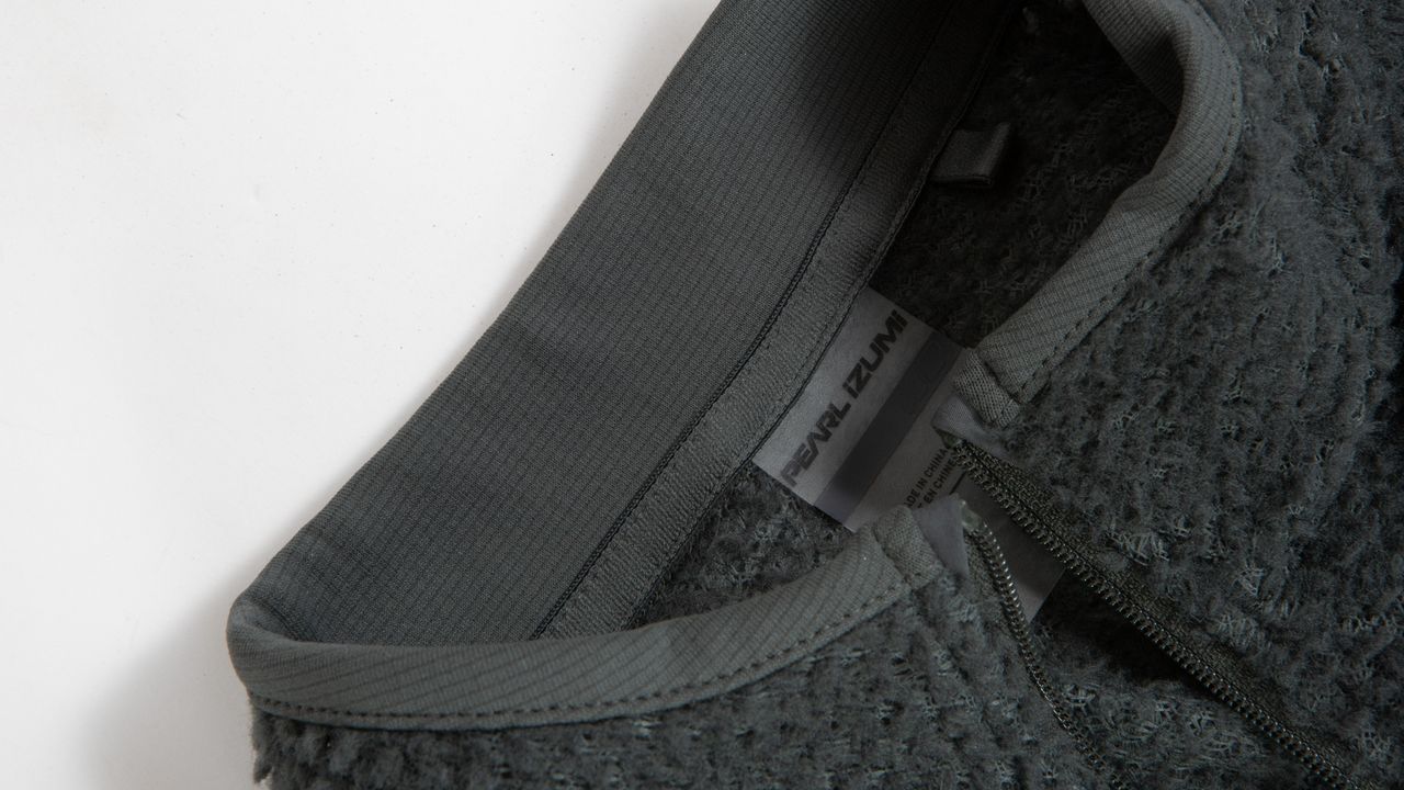 Pearl Izumi Pro Alpha Layer collar detail