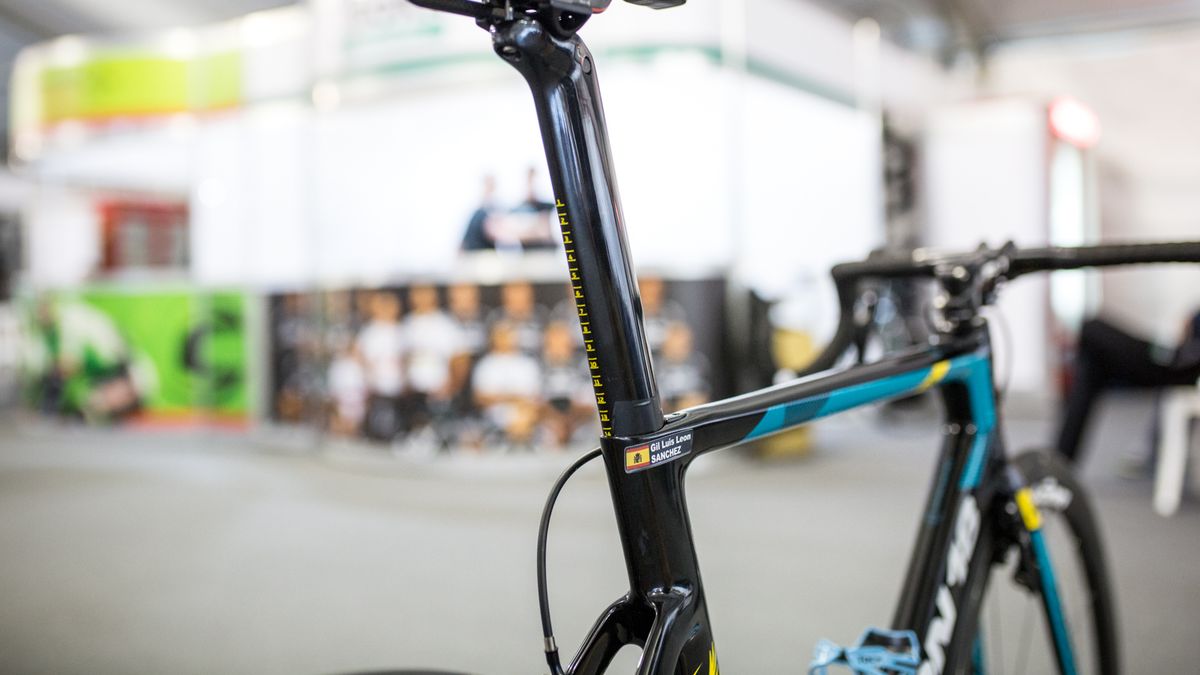 Even the seat post measurements are coordinated to the frame's colour design