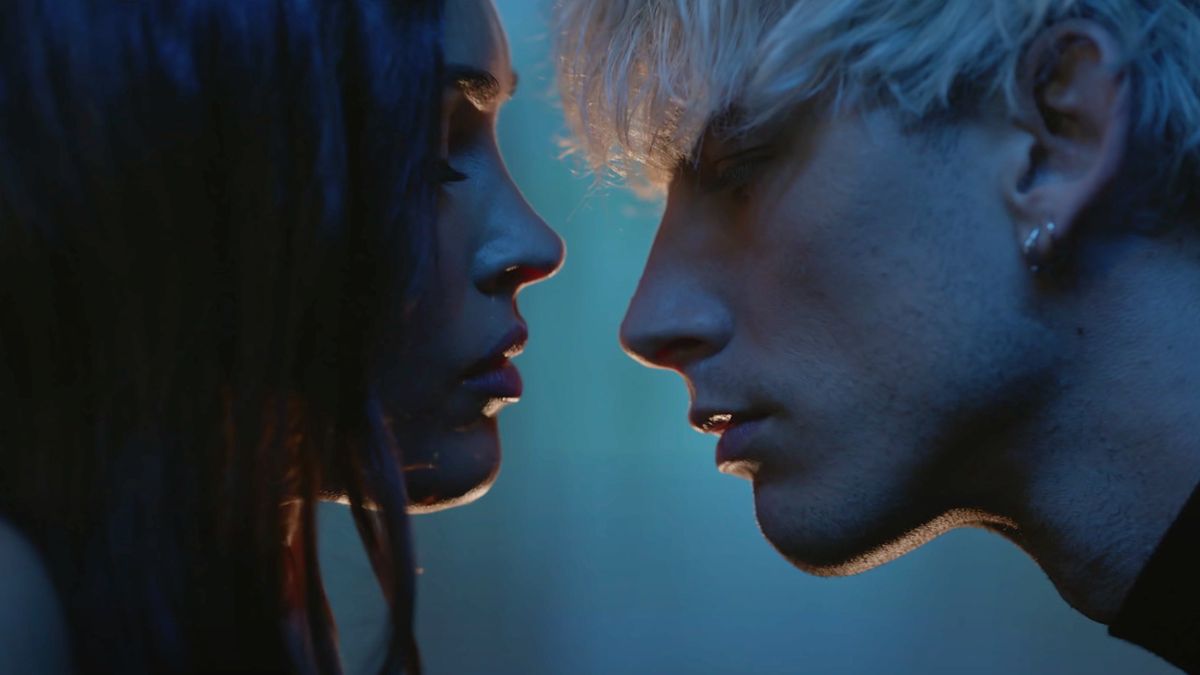 Megan Fox And Machine Gun Kelly Are Twinning With Pink Hair In Brand ...