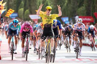 Vuelta a España: Matthew Brennan sprints to second win on stage 5 as late climb fails to drop sprinter