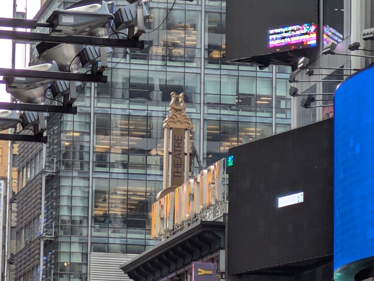 Google Pixel 8a zoom sample.