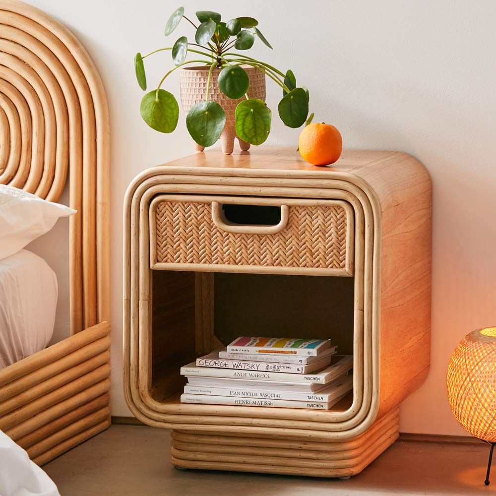 Urban Outfitters rattan furniture a retro vibes into our homes