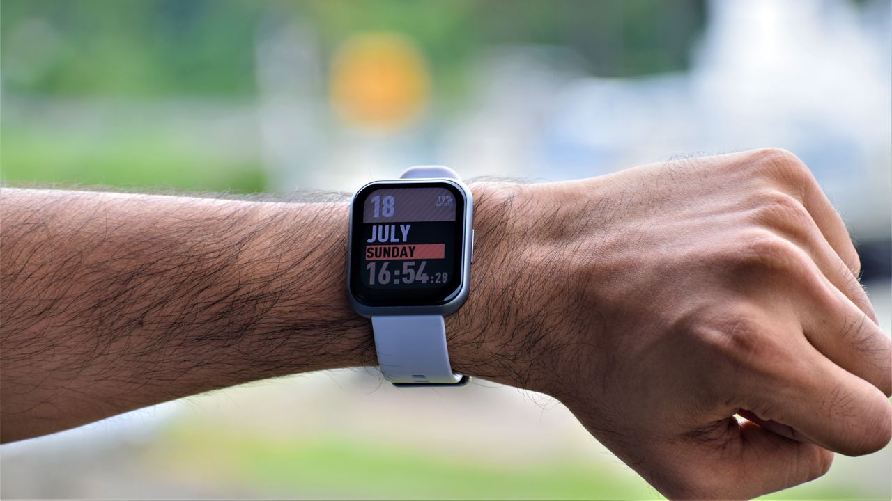 NoiseFit ColorFit Ultra