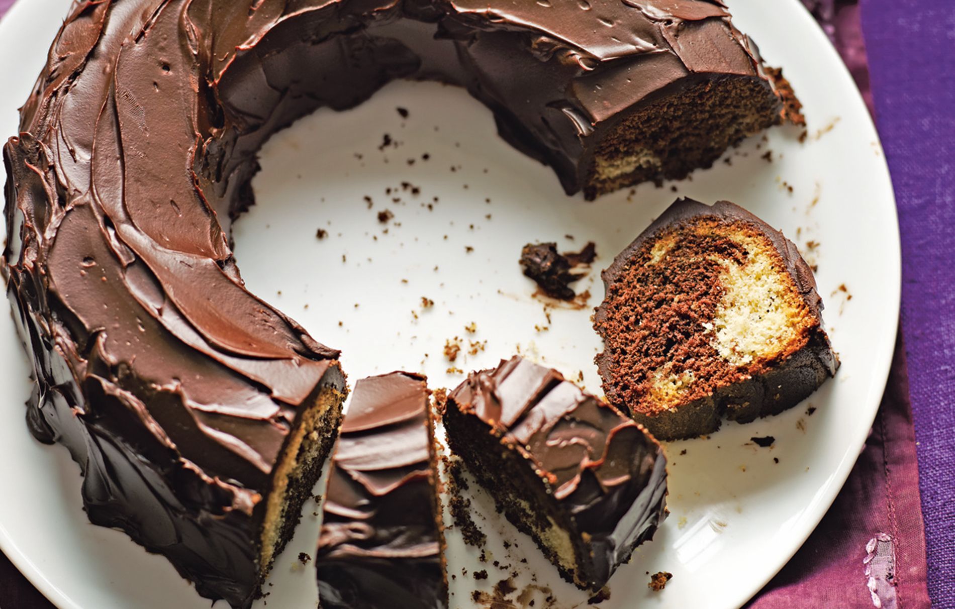 Marble cake with chocolate icing recipe