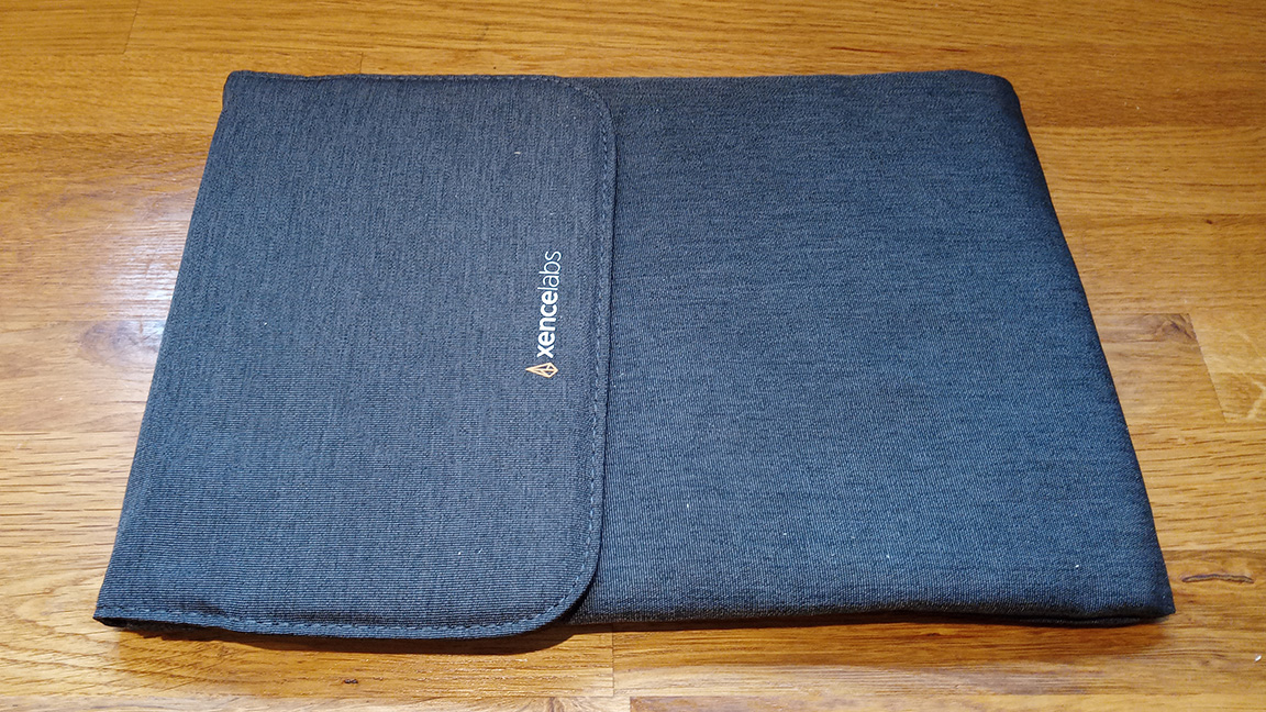 Xencelabs Pen Tablet Liten recension;  ett resefodral för en ritplatta av grått material