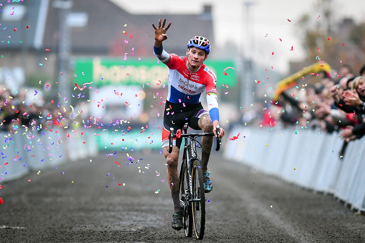 Mathieu van der Poel (Beobank - Corendon) leads the Superprestige rankings.