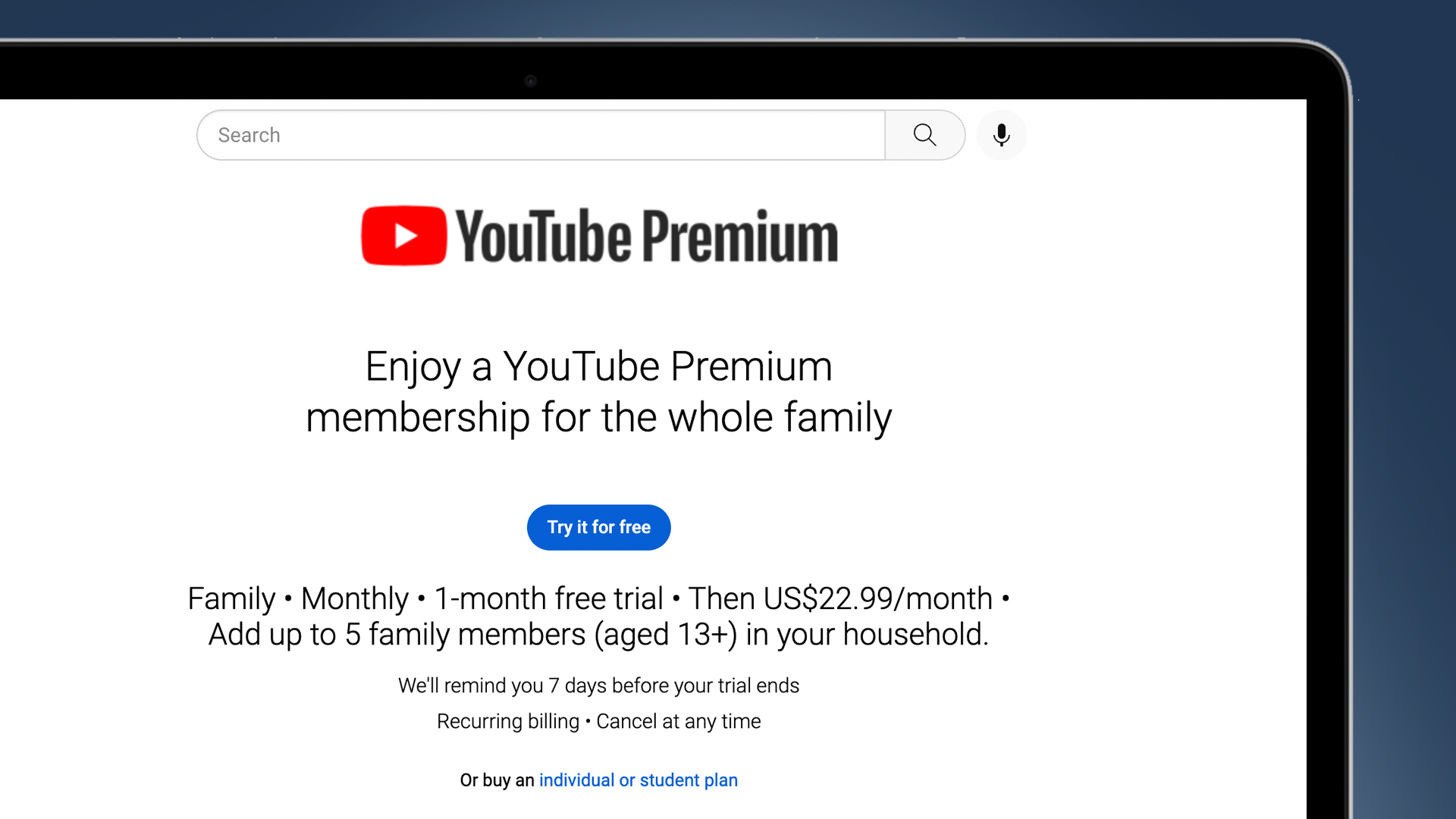La pantalla de una computadora portátil que muestra la página del plan familiar de YouTube Premium