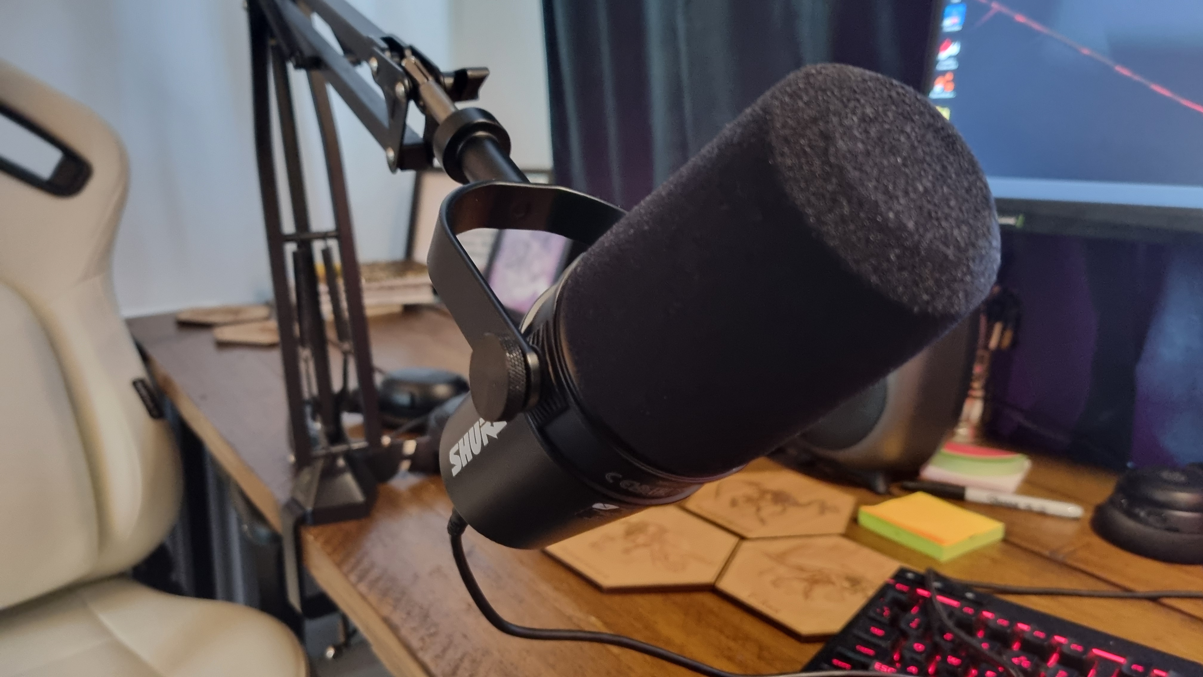 Revisión del micrófono para podcast Shure MV7+