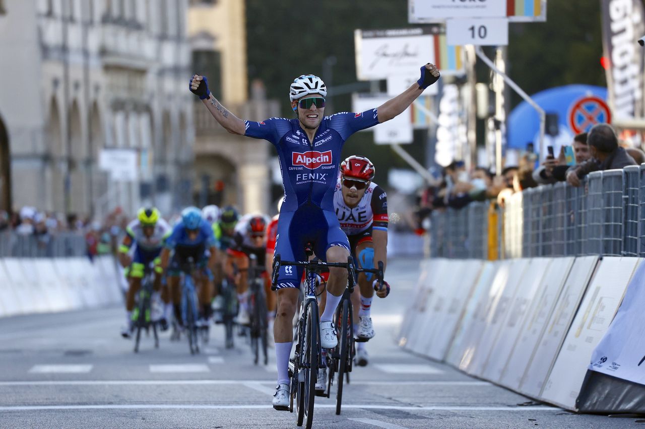 Giro del Veneto 2021 - 84th Edition - Cittadella - Padova 168,8 km - 13/10/2021 - Xandro Meurisse (BEL - Alpecin-Fenix) - Matteo Trentin (ITA - UAE Team Emirates) - photo Luca Bettini/BettiniPhoto&Acirc;&copy;2021