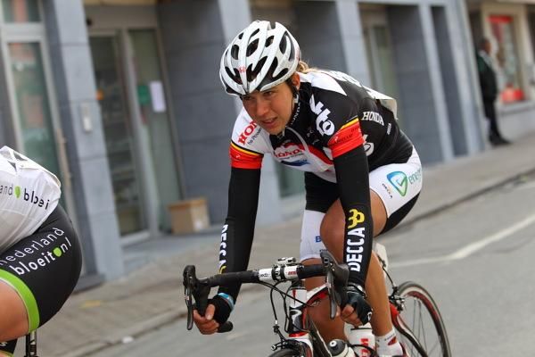 Ludivine Henrion (Lotto) stayed with Duester until the Muur in Gerardsbergen, when she required a bike change - one of the points in the race where team cars take a deviation
