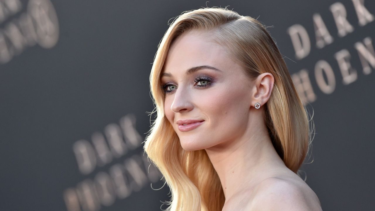 hollywood, california june 04 sophie turner attends the premiere of 20th century foxs dark phoenix at tcl chinese theatre on june 04, 2019 in hollywood, california photo by axellebauer griffinfilmmagic