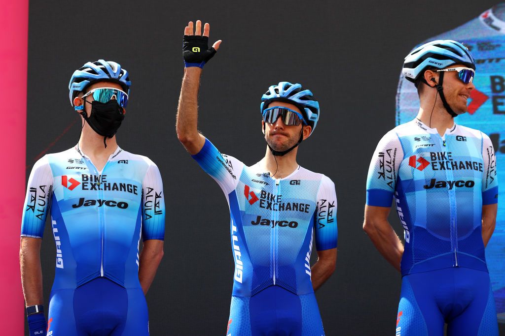 Simon Yates criticó el sistema de descenso del UCI World Tour de cara a la Vuelta a España