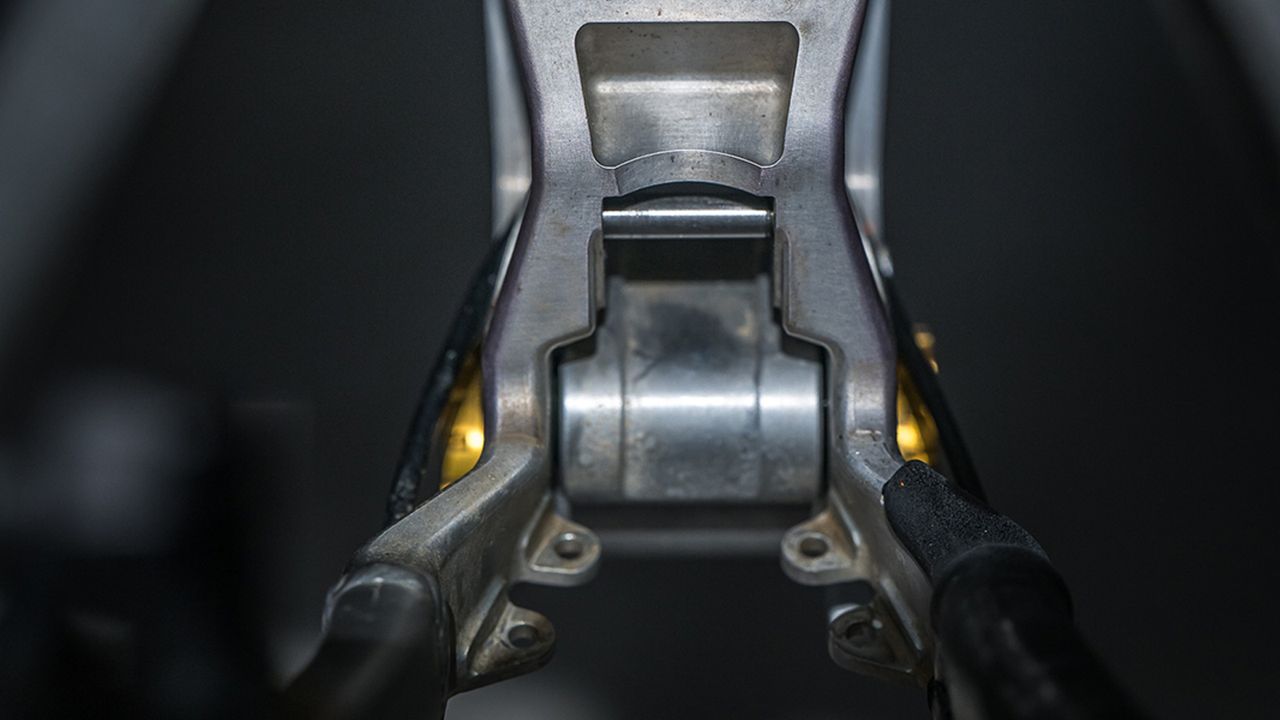 Mondraker downhill bike details