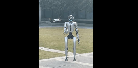 Unitree G1 flies on Anti-Gravity A1