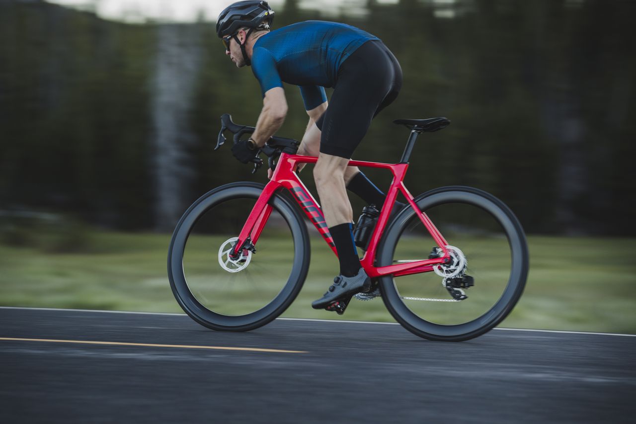 Giant&#039;s new Propel Advanced Pro 1 road bike in action