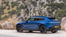 Aston Martin DBX S