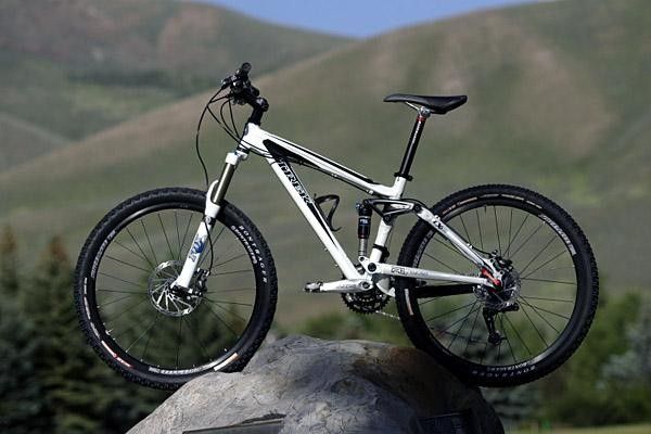 Trek's new Fuel EX 9 for 2008 features R1i technology.