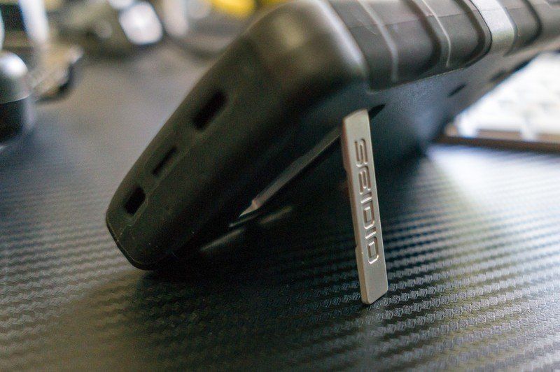 Seidio Convert with kickstand
