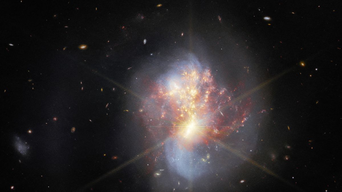 Webb enthüllt verborgene Sternentstehung in zwei kollidierenden Galaxien