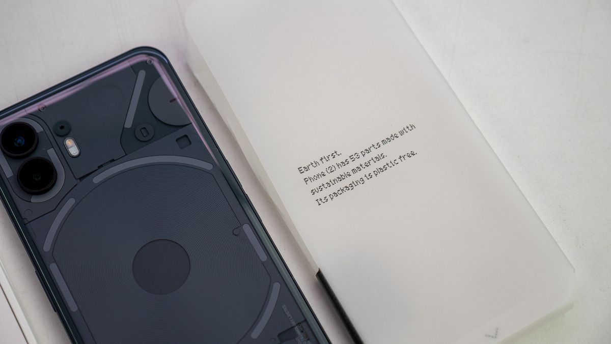 Unboxing the Nothing Phone (2)