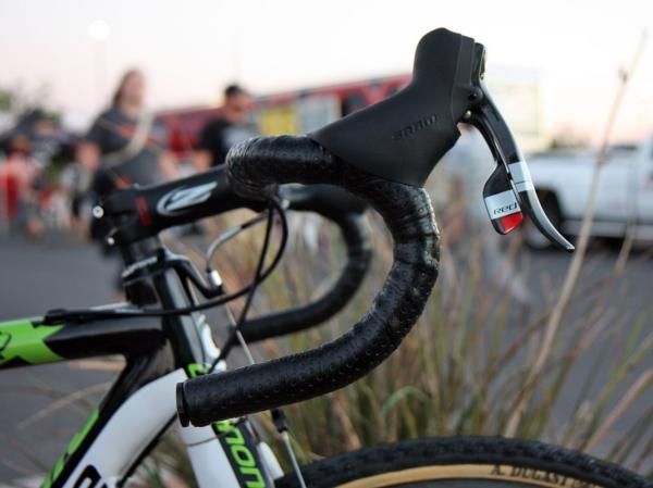 Zipp calls this its 'traditional bend' though the shape is more akin to most manufacturers' semi-anatomic shapes.