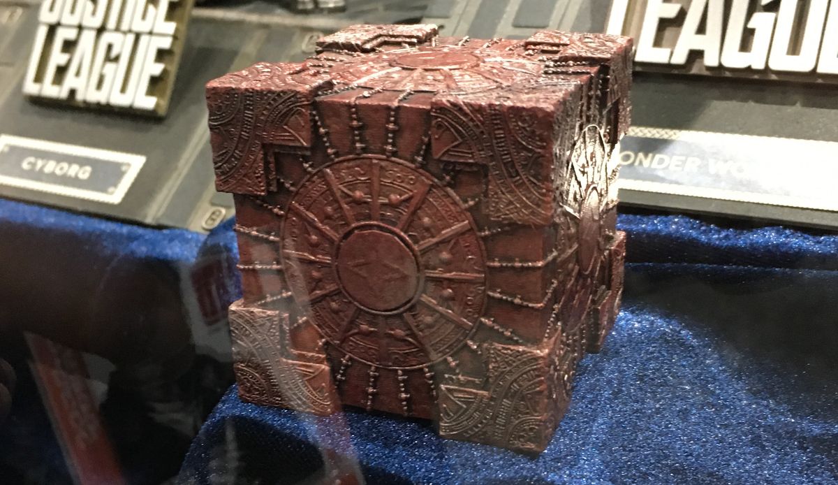 Take A Closer Look At The Mystical Mother Boxes From The Justice League ...