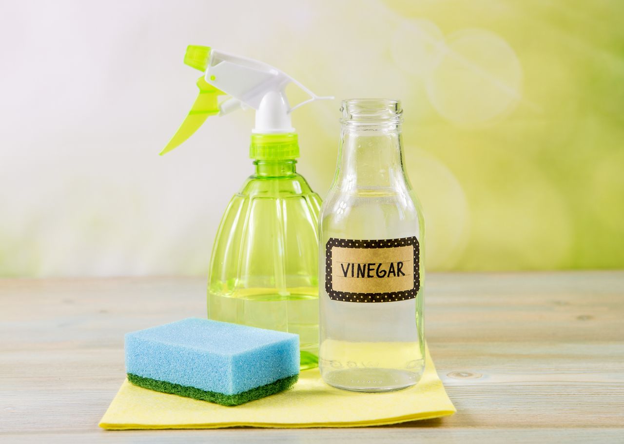 Cleaning with vinegar