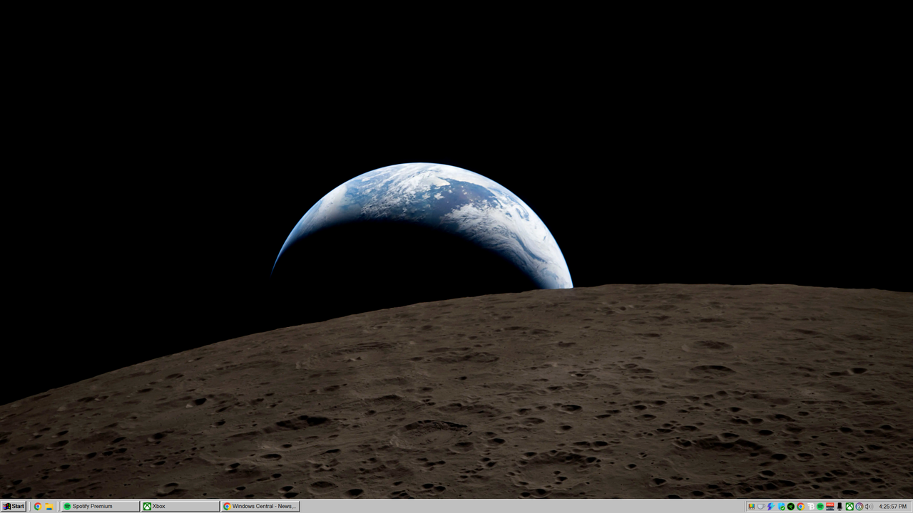 A screenshot of Windows 11 using the RetroBar app to display a classic Windows Taskbar.