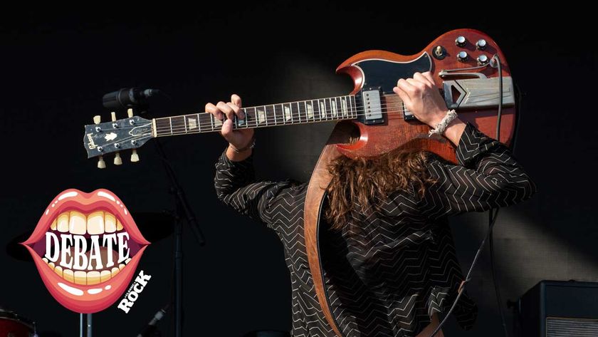 Greta Van Fleet&#039;s Jake Kiszka played a Gibson SG behind his head
