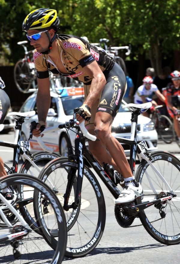 Jos&egrave; Benitez (Footon-Servetto) gets out of the saddle on stage two