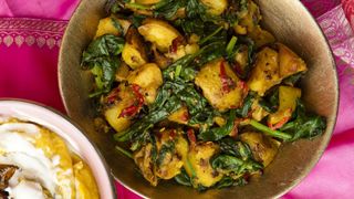 how to cook spinach saag aloo recipe