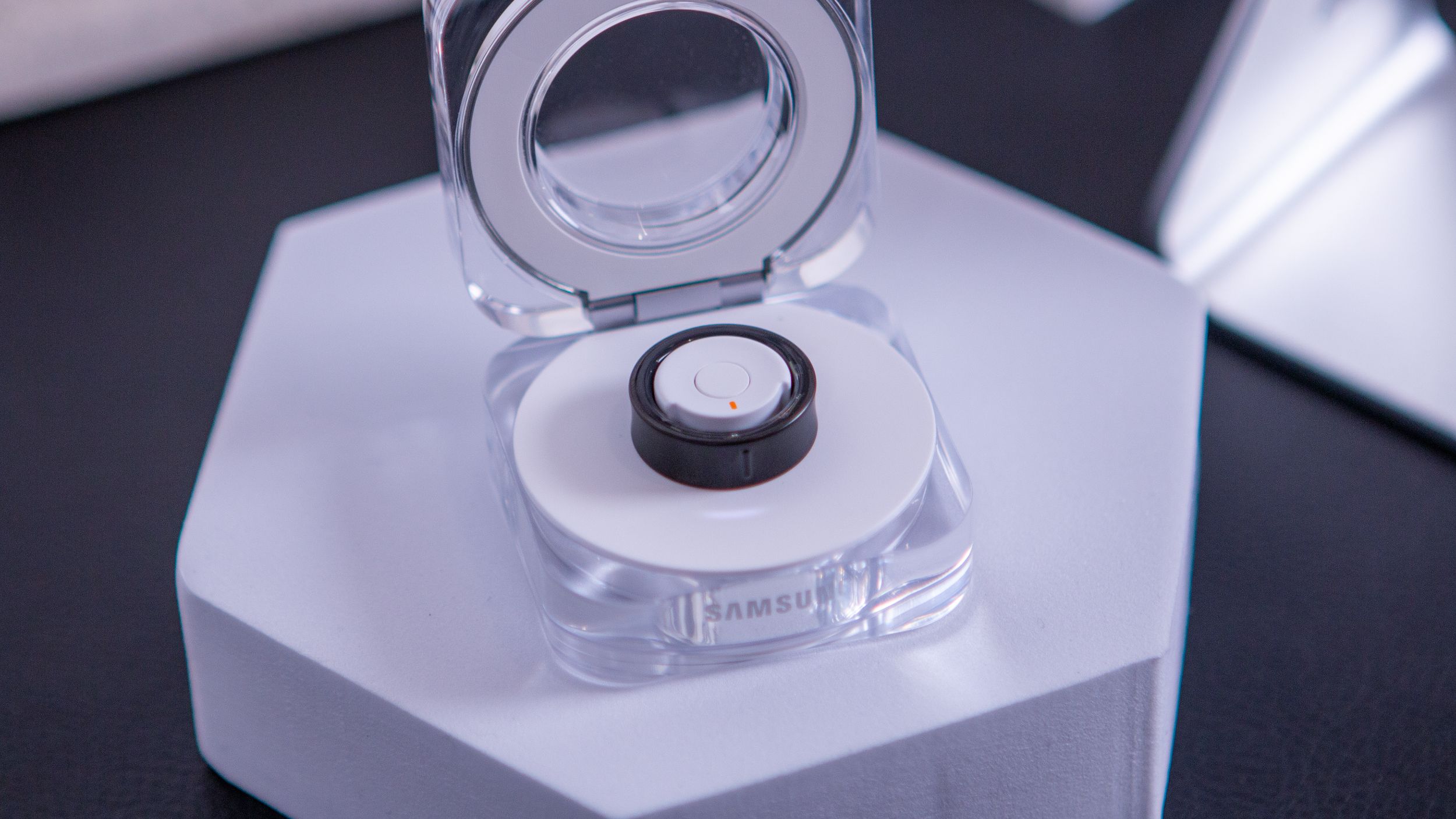 Two smart ring brands will no longer... - Android Authority | Facebook