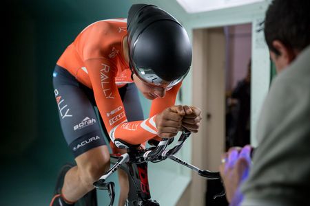 Adam De Vos fine tunes his time trial position. De Vos&rsquo;s position was already extremely efficient so the changes made were minor.