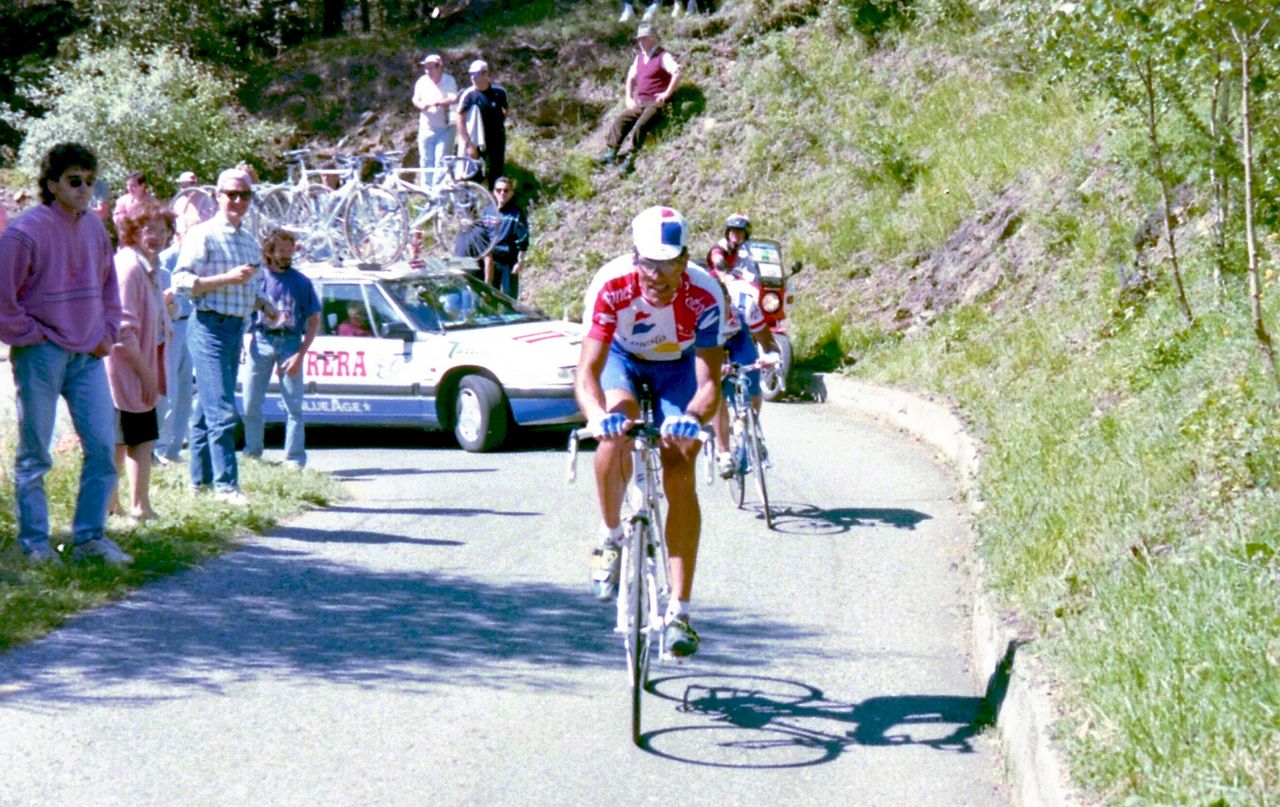 Miguel Indurain losing ground on the Mortirolo