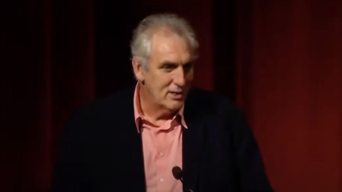 Phillip Noyce at event