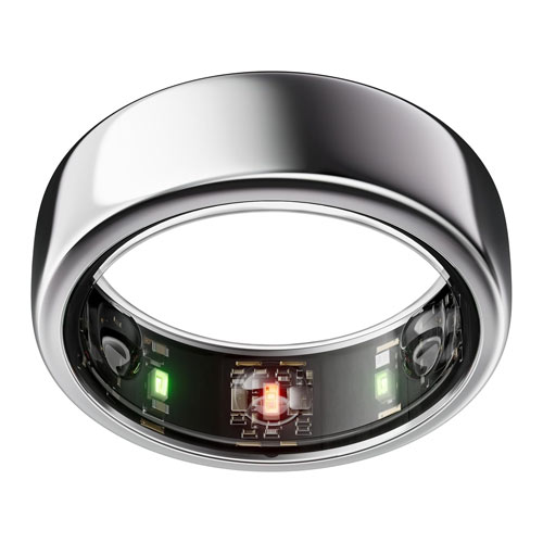 The Oura Ring 3 on a white background.