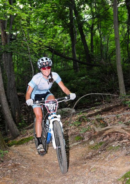 Kelli Emmett (Giant) leads by over a minute on the first major climb.
